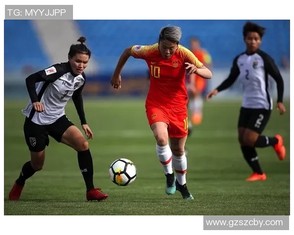 女足球星卡实测高清图展现强大技艺与赛场风采