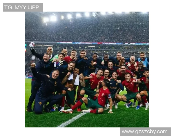 聚焦当红足球球星成长历程与辉煌时刻全面解读绿茵传奇魅力 聚焦当红足球球星成长历程与辉煌时刻全面解读绿茵传奇魅力