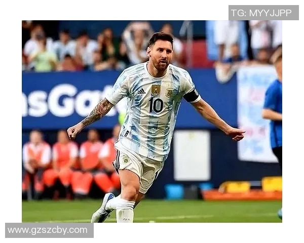 最帅足球球星世界杯瞬间展现迷人风采和英勇拼搏精神