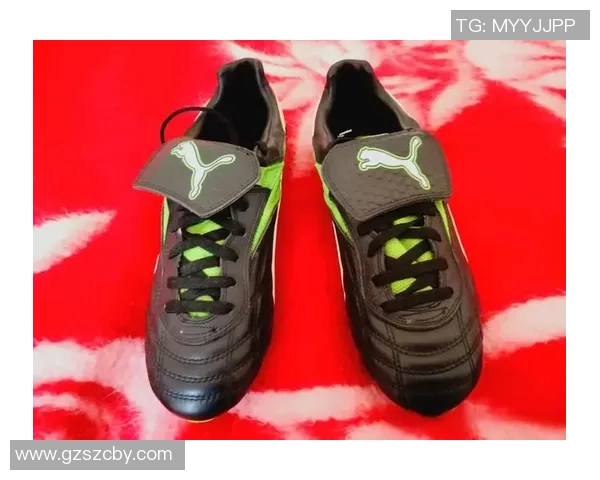 球星经典老款足球鞋回顾与传奇故事解析 球星经典老款足球鞋回顾与传奇故事解析